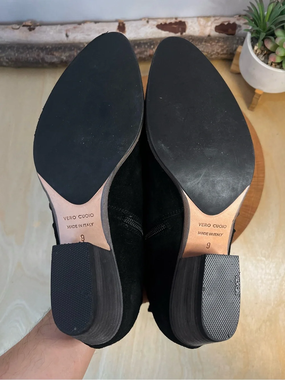 NWOB Aquatalia Marvin K Black Suede Booties Black Sole Size 9